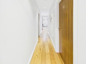 INNER HALLWAY- click for photo gallery
